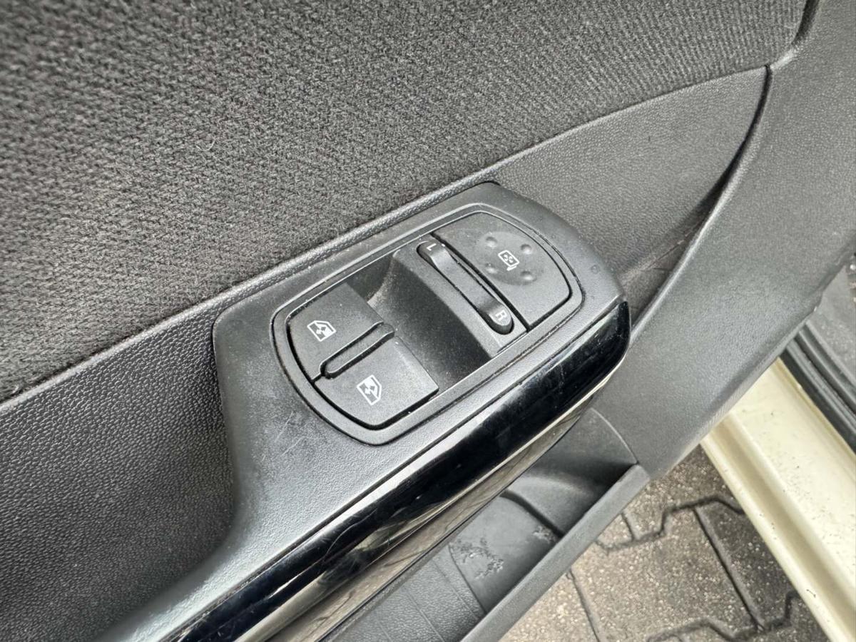 Opel Corsa D original Au&szlig;enspiegel links elektrisch verstellber Z40M Champagnersilber Bj.2006